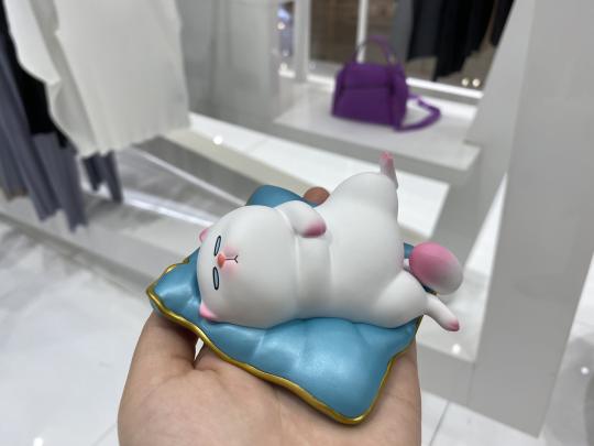 热腾腾的实体店亲生～好看～