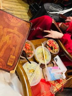 他以全家性命为注信你,你以誓死守护为约还他。”
“这局棋,还