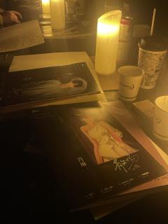 散场 |  不知今晚的月亮圆不圆

从来没想过会有一句情话这