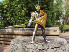 假面骑士雷剑shf是三剑士里涂装最多的shf了，在阳光下金色