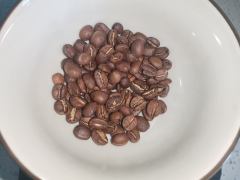 继破锣之后尝试的第二家日本豆商。
我一直对手冲拼配很感兴趣，