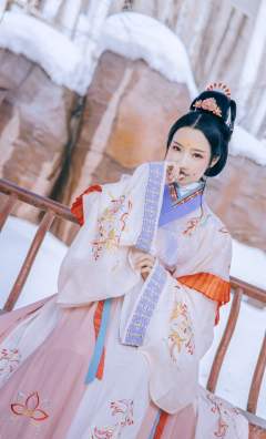 【重回汉唐】梵音秘境·梦点尘
细节满满的一套,带着来了套雪景