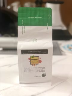 刚买的豆子，担心还没养好豆子，冲出来感觉还好，口感轻盈，但略