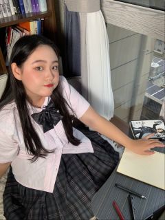 
胸围100肩宽41身高161体重140腰围76
无滤镜，室