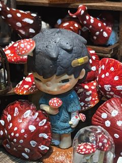 这是我第一个盲盒，因为有蘑菇，小野寄生，然后会有第二个，第三