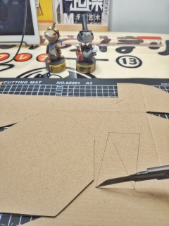 给我的娃做了一个旋转木马展示盒～男朋友纯手工制作，还有小夜灯