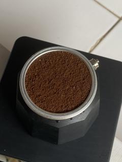 1⃣️、风味非常独特，并且出奇的均衡。草莓牛奶的描述来自于酸