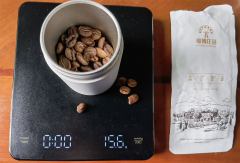 购买咖蒙豆子时送的，听说两家就是一家的
滤杯：冰瞳01
研磨