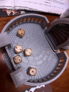 细节更完善，但换汤不换药。
可以组六个没打过此系列的人不补课