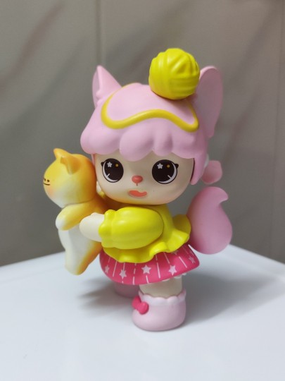 本来是凑数一起买的撸猫憨，没想到收到实物一看，这小裙子、小鞋