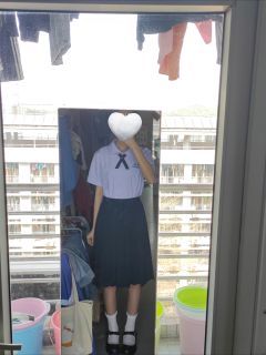 第一次穿泰式衬衫，感觉还阔以诶，我买大了一码，是我想要的宽松