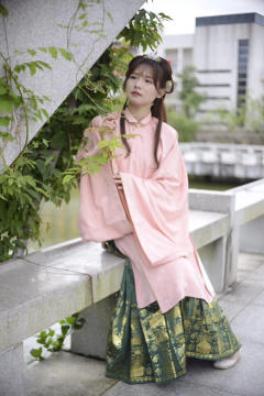 野袍子不请自来٩(˃̶͈̀௰˂̶͈́)و图上汉服都来源于兰若