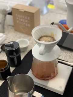 器具：V60
研磨度：C40 白砂糖
水温：90
重量：12