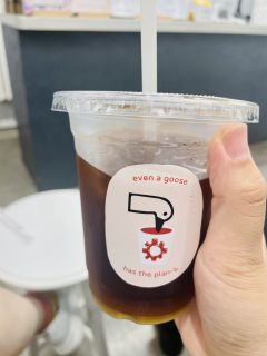周末探店——Plan B
这算是一家网红店了，店面不大，品类