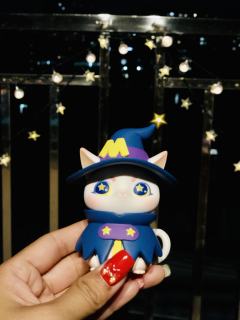 猫咪在我家空中花园臭美一下😍🥰