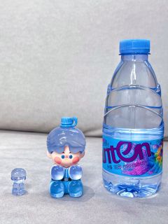 我不允许谁不知道这蓝色矿泉水有多高级！！
