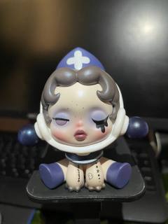 很像医生护士之类的有护士帽