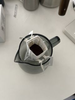 今天早上起床 冲咖啡有点来不及 就随手拿了一包挂耳
这只巴布