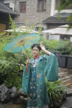 设备:单反
尺码:身高162,体重98,s码
长衫:瞳莞四时
