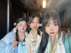 “世事拨弄无常，可安宁的命运永远握在她自己手中。”

文笔上