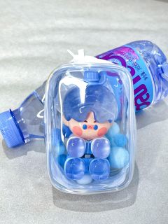 我不允许谁不知道这蓝色矿泉水有多高级！！