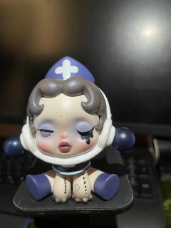 很像医生护士之类的有护士帽