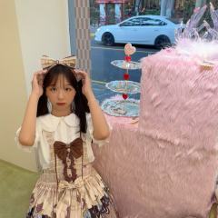 莉莉丝之眼家的板巧木马背带！非常可爱吼吼吼！买的黄色噢，小裙