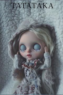 以杀手汉娜为原型的白化娃，眉毛是青色的。