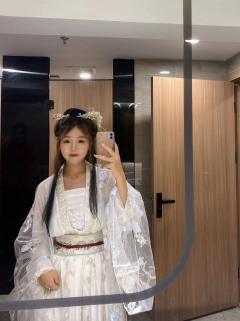 爱意随风起,风止意难平。
你要写意难平,
你就不能只写我放