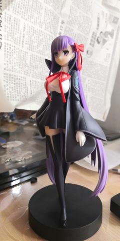 眼镜厂的BB,分成头、身、地台三个件,眼镜厂包装内部是纸壳,