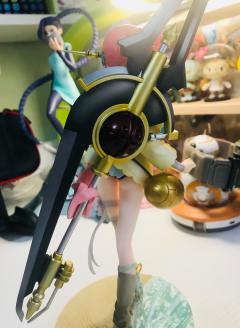 很还原，但是剑柄有一个可以忽略的小黑点，装上就彻底挡住了，美