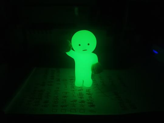 哈哈哈哈哈哈才发现它是夜光的，好可爱！！