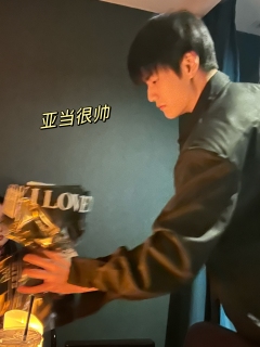今年最喜欢的思辨本。
体验剧本:渡鸦、玫瑰和理想国
体验角