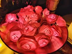 不可多得的现代浪漫纯爱本，作为一个盒装本，文笔浪漫故事精彩纯