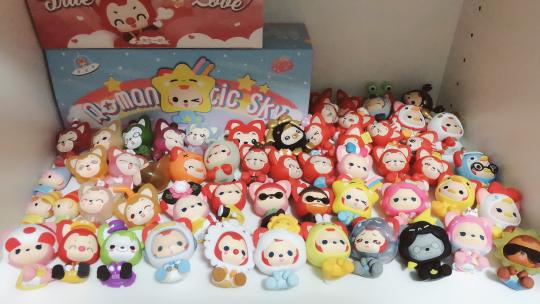 2012年知道了阿狸，3.16生日的阿狸是个双鱼座的小狐狸🦊，之所以喜欢阿狸，是因为它的故事都是暖心的，它触动我们内心的柔软，但也会让我坚强。你让我相信了世间的美好，我开始疯狂买阿狸，我想给你一个家，