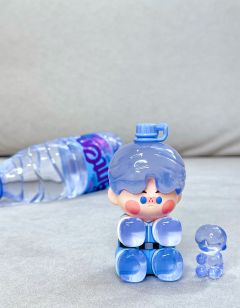 我不允许谁不知道这蓝色矿泉水有多高级！！