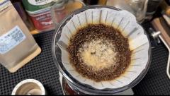 手冲
处理方式：水洗
烘焙度：中度烘焙
冲煮器具：精灵滤杯
