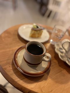 penguin coffee是我很爱的一家工作室
开在一家居