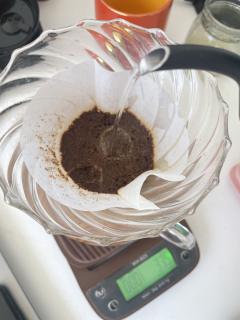 昨天因为要考虑跟藏哥的秘鲁豆做不做冰冲，所以拿我这个秘鲁打头