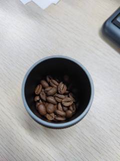 豆香：有一股不知道怎么描述的香气，知识盲区了，有一点点像某个