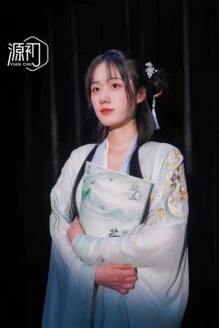 【含剧透】
我想带一人回云深不知处,带回去藏起来。
浅浅说
