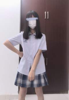 咩嘢YYDS！上衣搭配的是泰国衬衫，裙子是咩嘢，布料非常舒服