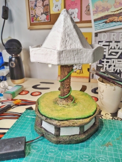给我的娃做了一个旋转木马展示盒～男朋友纯手工制作，还有小夜灯