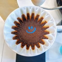 咖啡笔记12☕️ 
📜抄的作业：k6一圈40 蓝瓶滤杯  