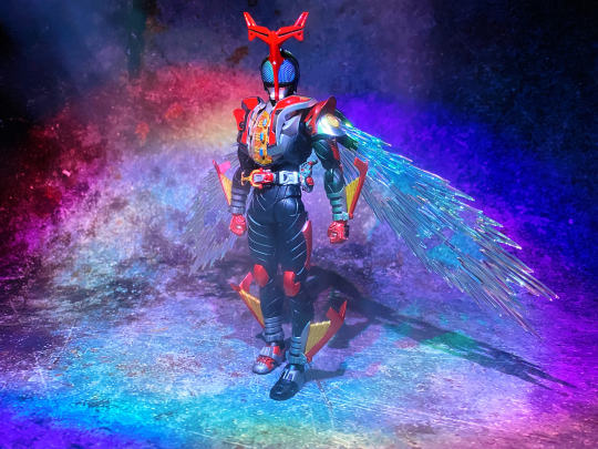 配件量丰富，但是背甲球形关节体验很差，且容易蹭漆