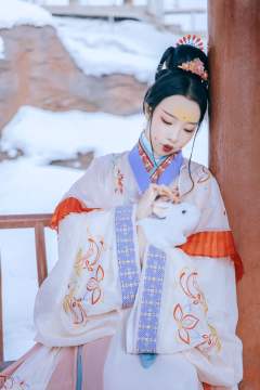 【重回汉唐】梵音秘境·梦点尘
细节满满的一套,带着来了套雪景