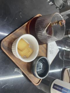 这家店蛮有意思的，用建盏上手冲。点了一个盲盒，抽了一支伊迪朵