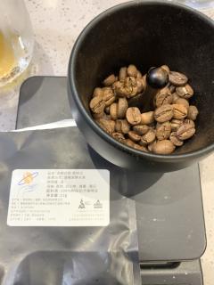 滤杯：V60
研磨度：EK43/10刻度
水温：92
重量：