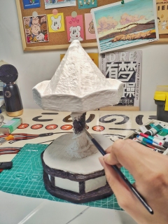 给我的娃做了一个旋转木马展示盒～男朋友纯手工制作，还有小夜灯