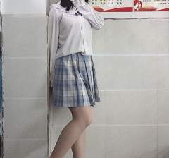 p1是优马叔早期的一条裙子,很校供
p2是衬衫是梗豆与狗哥的